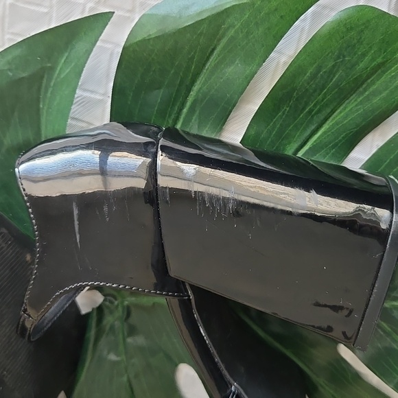 Madden Girl Black Patent Leather Block Heel Platform Mary Jane Shoes - Picture 14 of 16